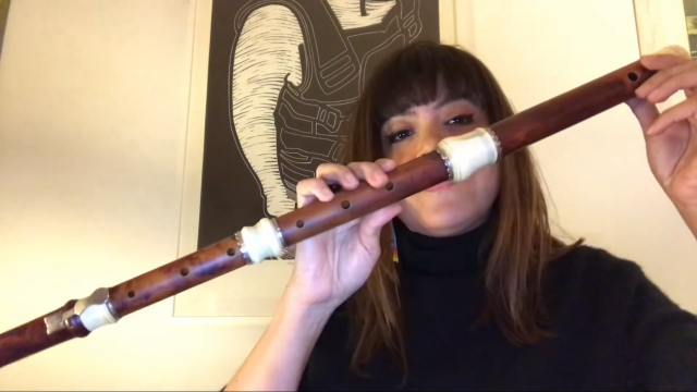 Video about the piece 'Un Día': Clara de Asís and Violeta Motta discussing the project